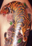 Un tatuaje de tigre para lucir.
