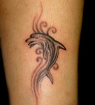 Elige los simpáticos delfines para tatuarse